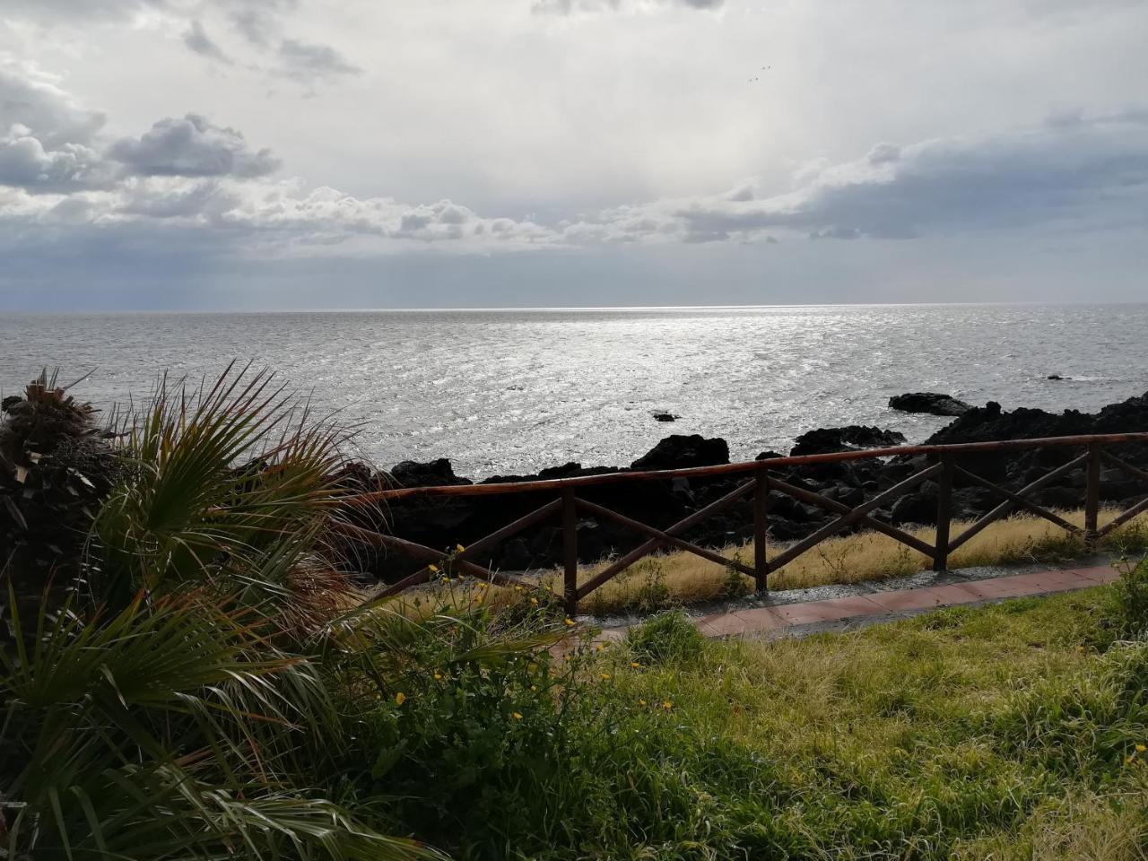 B&B La Spiaggetta Di Stazzo Acireale Exterior photo